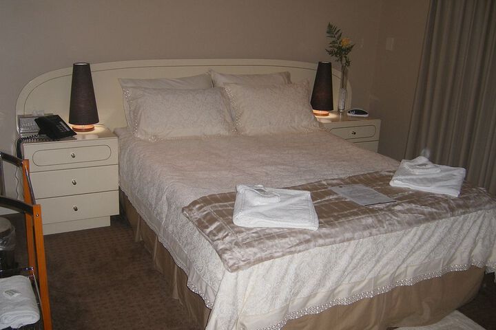 Room 5 of 24