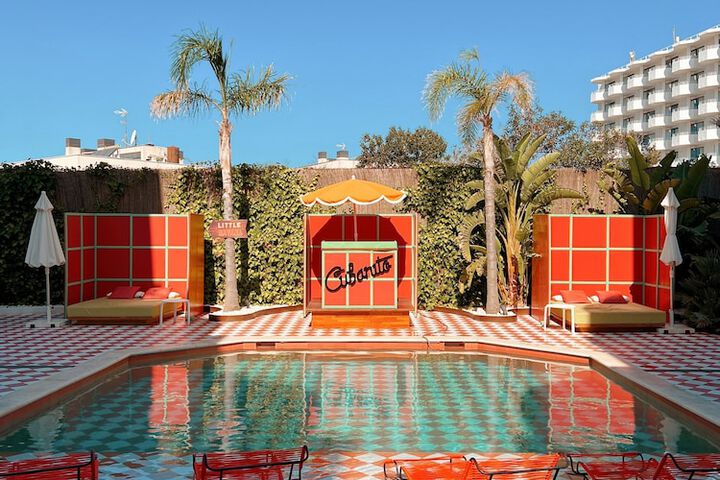 Pool 38 of 70