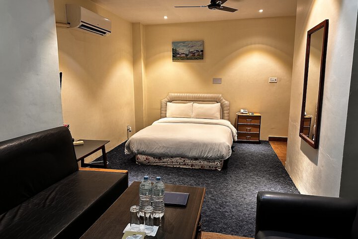 Room 18 of 38