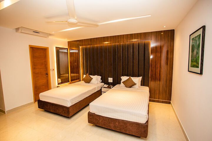 Room 31 of 34