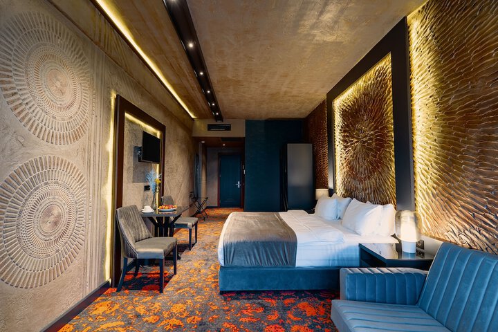 Room 103 of 199