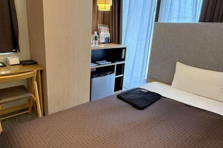 Room 10 of 60