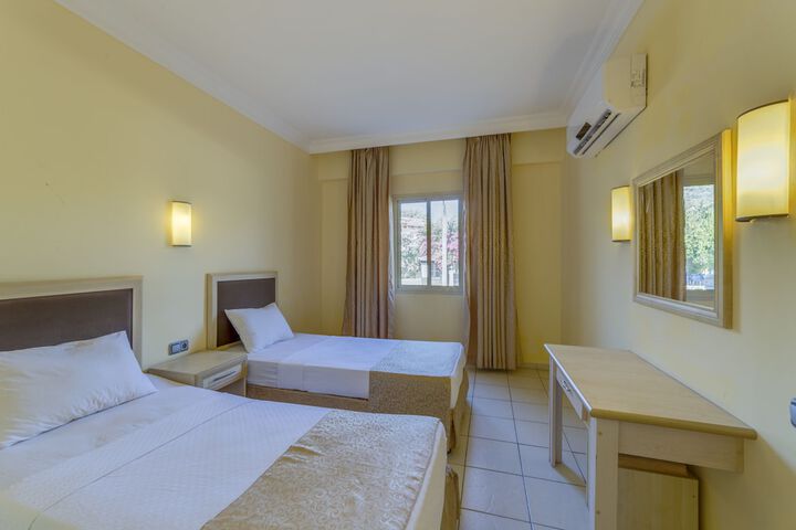 Room 7 of 25