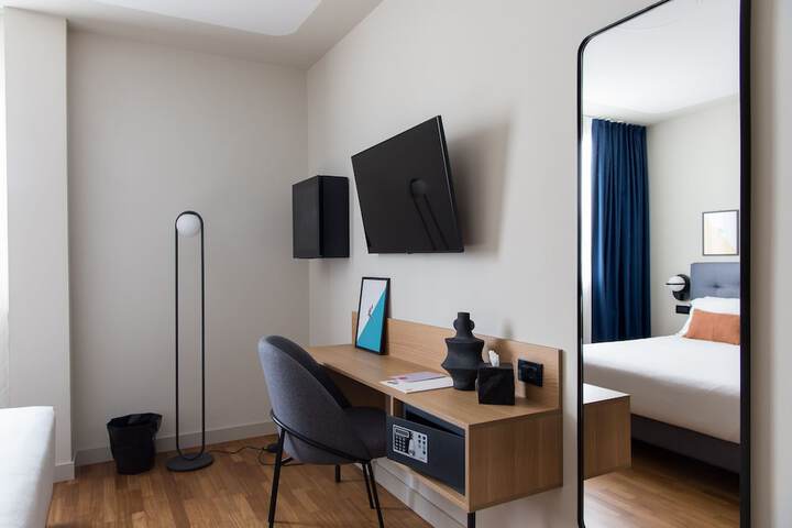 Room 7 of 38