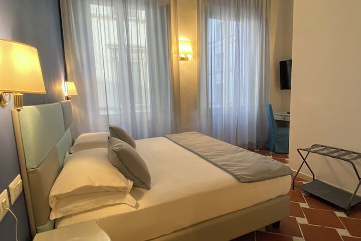 Room 52 of 91
