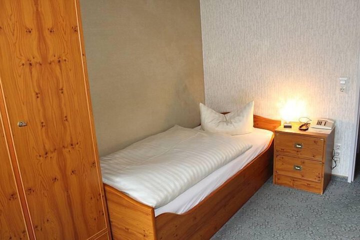 Room 13 of 46