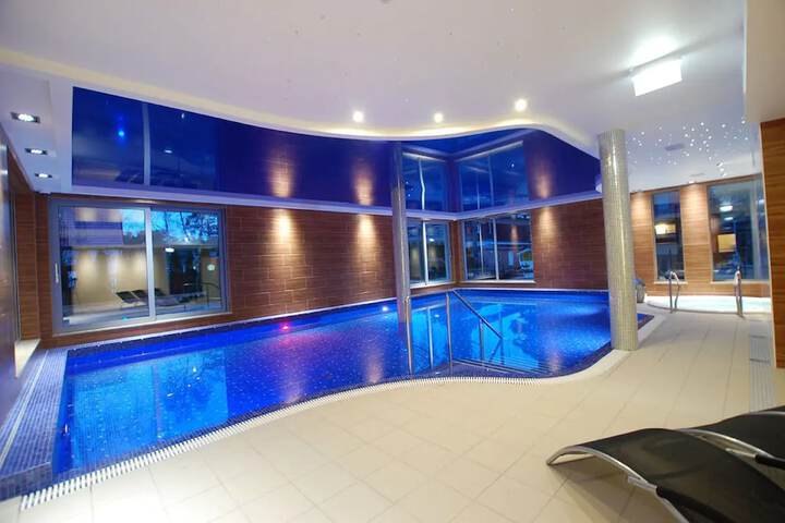Pool 60 of 82
