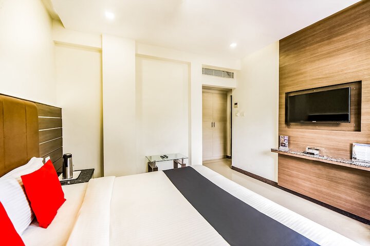 Room 15 of 18
