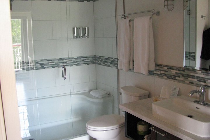 Room 18 of 33