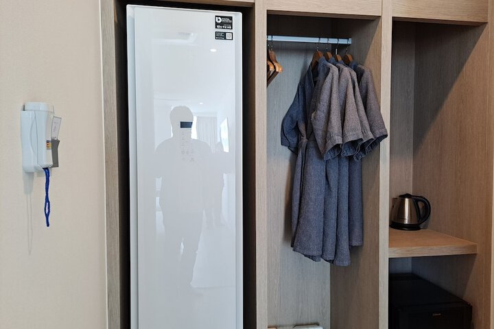 Room 33 of 52