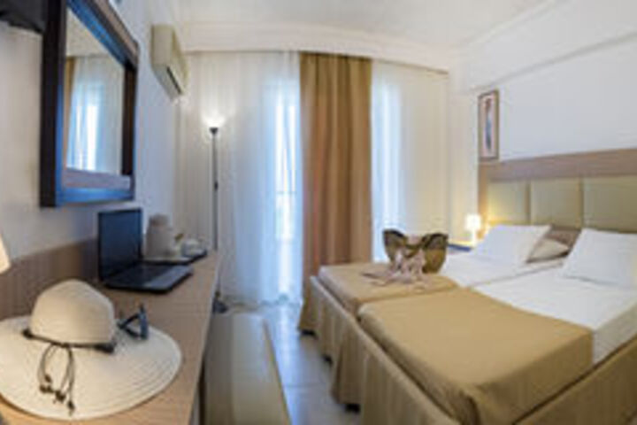 Room 12 of 44