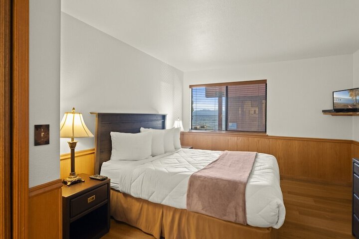 Room 10 of 298