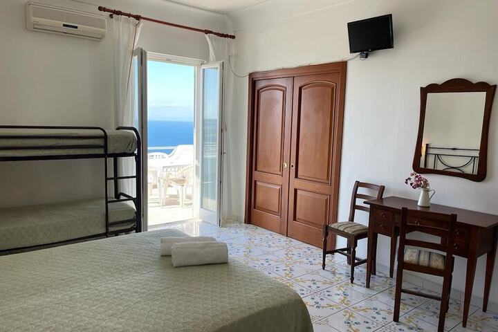 Room 12 of 19