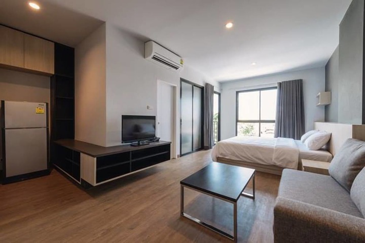 Room 7 of 11