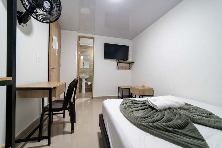 Room 14 of 122