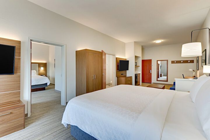 1 King Bed (19 of 20)