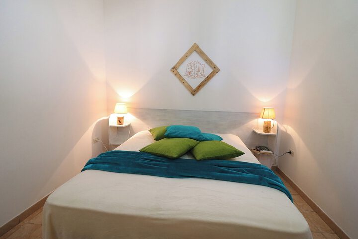 Room 2 of 39