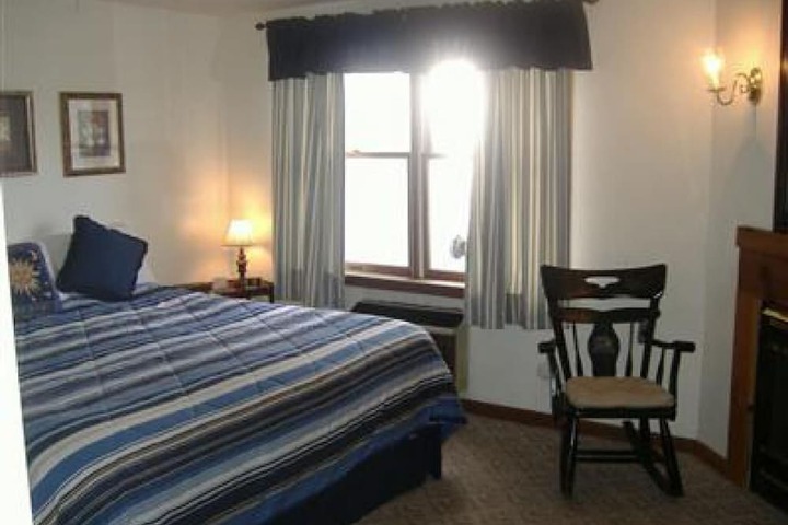 Room 3 of 42