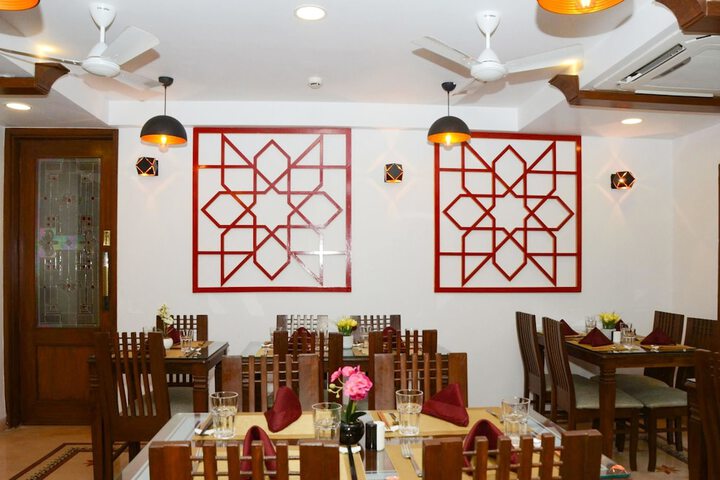 Dining 14 of 17
