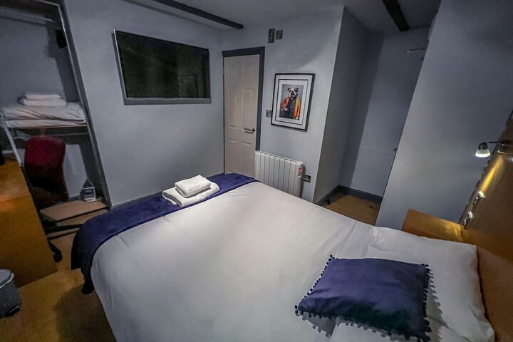 Room 19 of 48