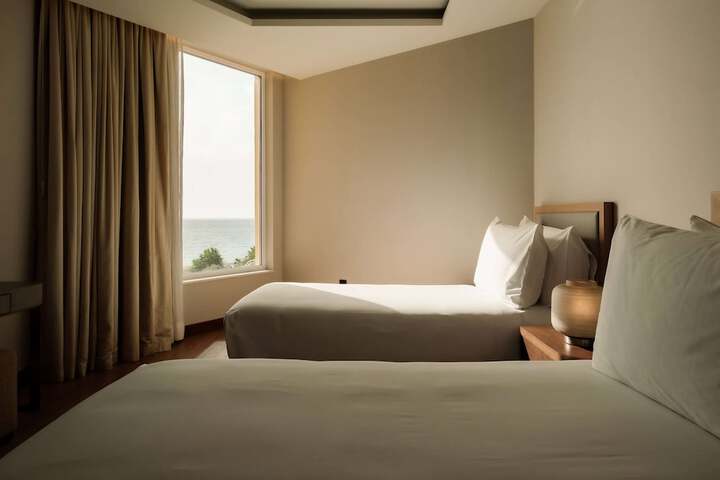 Room 45 of 233
