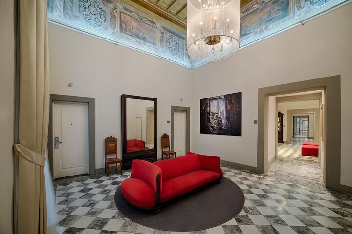 Entrance & Lobby