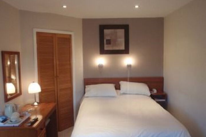 Room 42 of 61