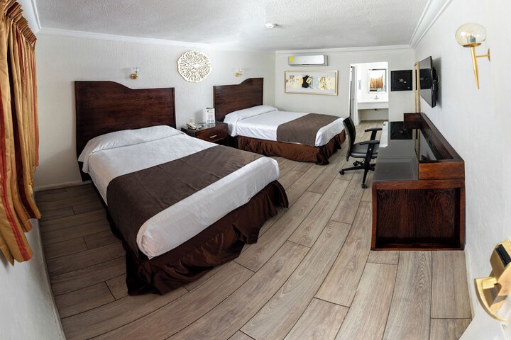 Room 9 of 28