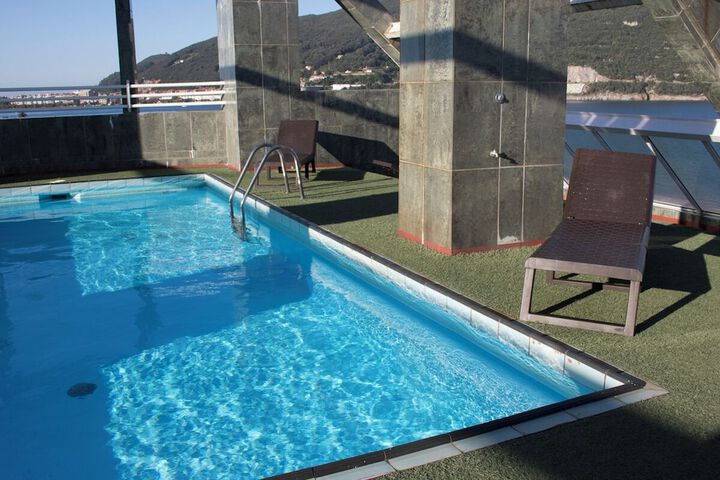 Pool 11 of 24