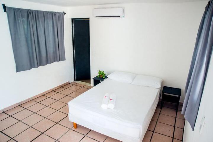 Room 6 of 8