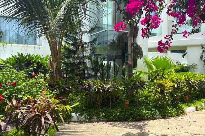 Hotel Exterior 102 of 117