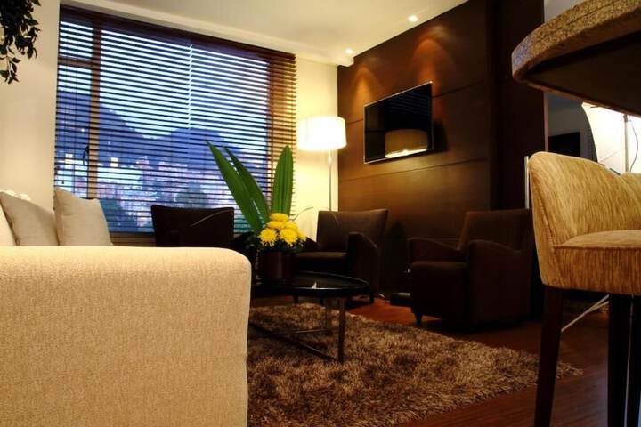 Room 2 of 35