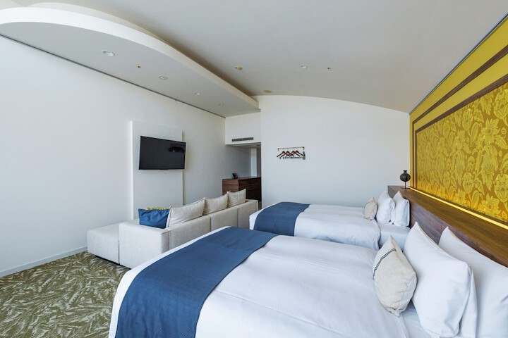 Room 27 of 74
