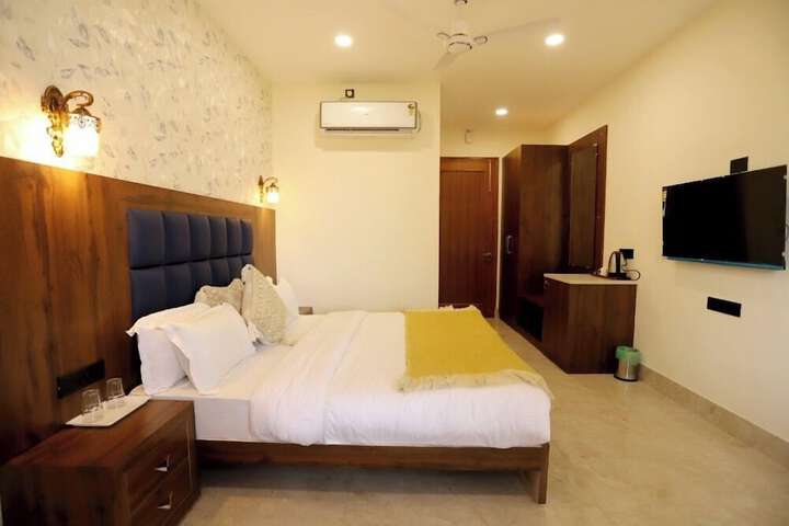 Room 6 of 46