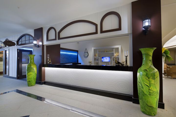 Hotel Interior 76 of 187