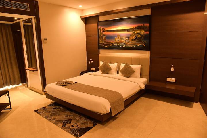 Room 27 of 73
