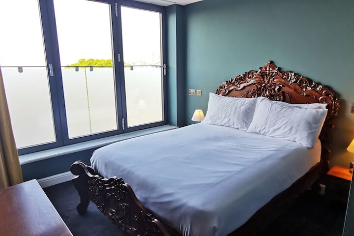 Room 21 of 40