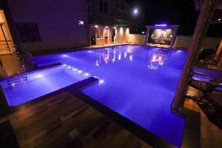 Pool 25 of 25