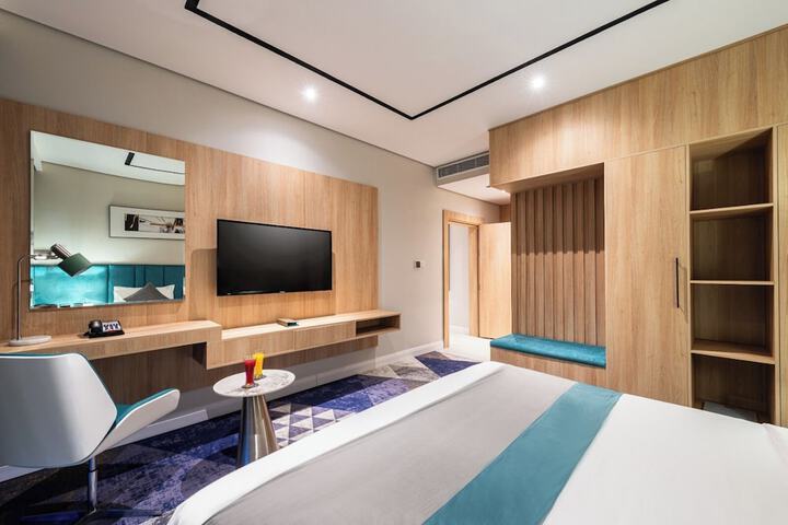 Room 6 of 31
