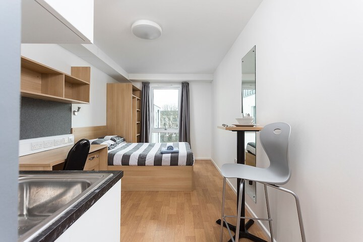 Room 10 of 20