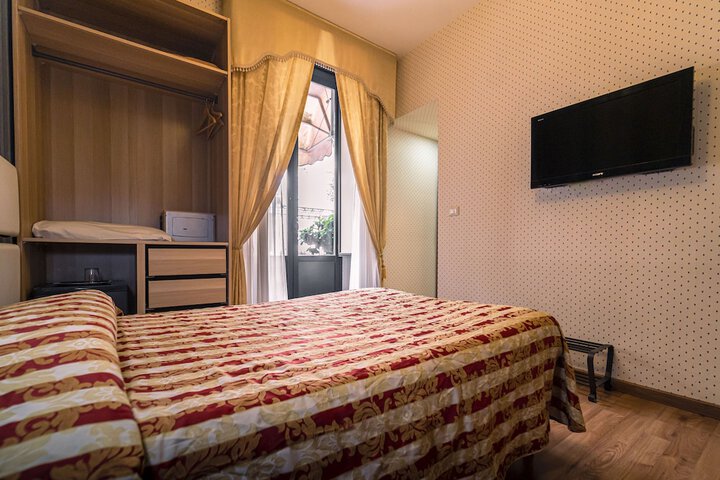 Room 17 of 60