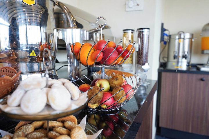 Breakfast/Coffee Service 26 of 37
