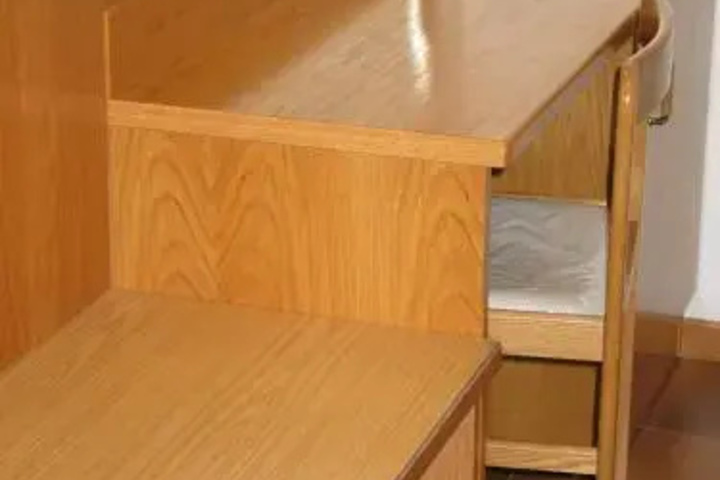 Room 11 of 12