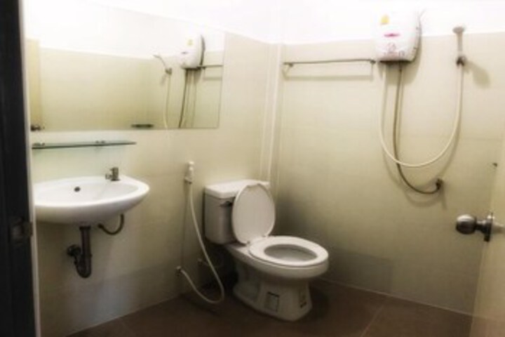 Room 2 of 20