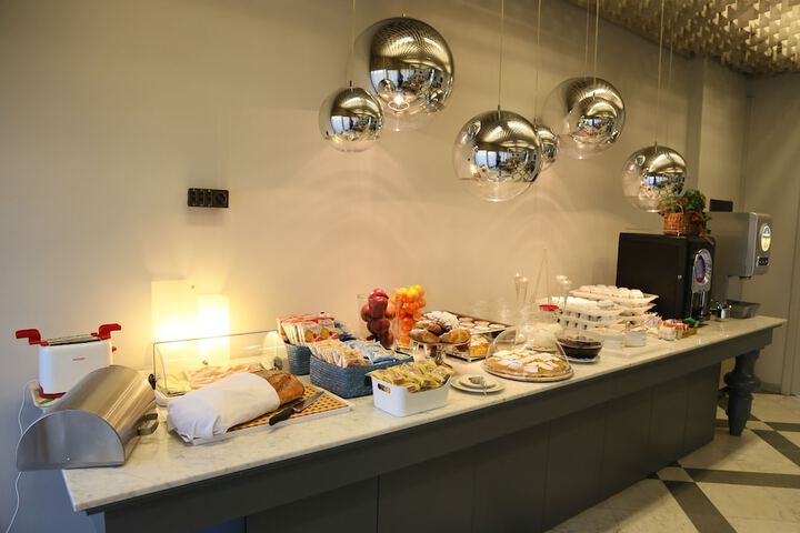 Breakfast/Coffee Service 26 of 34