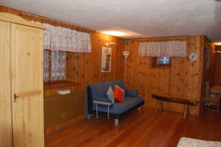 Room 16 of 24