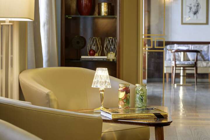 Entrance & Lobby