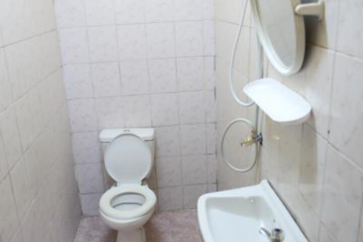 Room 2 of 5