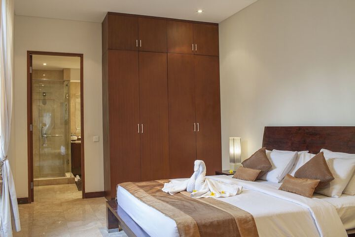 Room 6 of 28