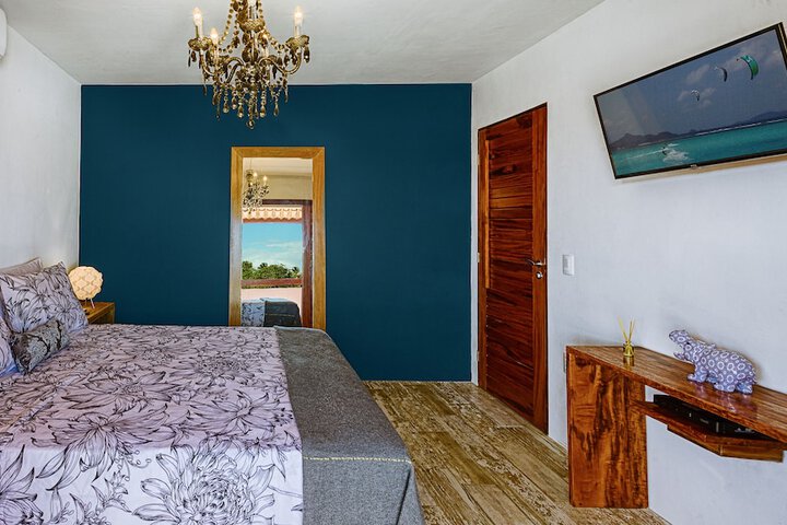 Room 3 of 33